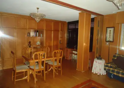 Se vende piso completamente amueblado de tres dormitorios con garaje y trastero. en Manzanares