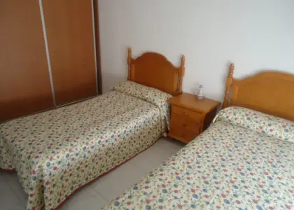 Se vende piso de tres dormitorios en zona centro con garaje en Manzanares