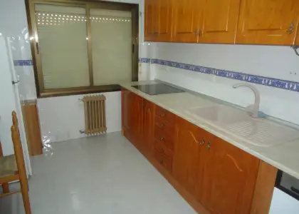 Se vende piso de tres dormitorios en zona centro con garaje en Manzanares
