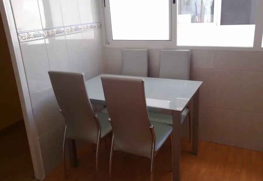 Se vende piso de tres dormitorios reformado en santa pola en Manzanares