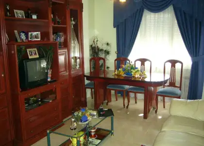 se vende piso seminuevo amueblado en Manzanares