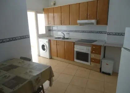 Se vende piso totalmente centrico y semi-amueblado con cuatro dormitorios en Manzanares