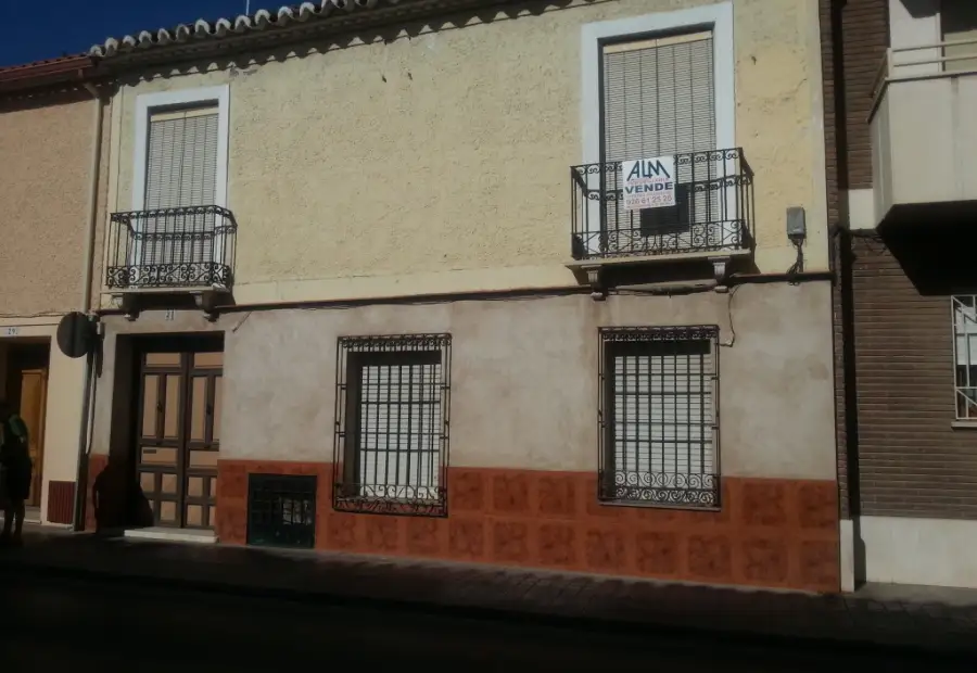 Se vende solar en zona centro en Manzanares