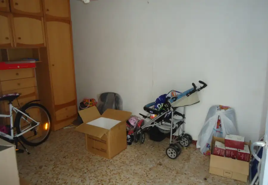 Se vende solar en zona divina pastora en Manzanares