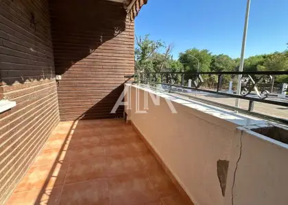 Se vende solar en zona residencial en Manzanares