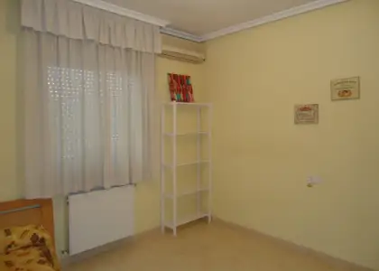 Se vende unifamiliar adosada de tres dormitorios a escasos metros del centro en Manzanares