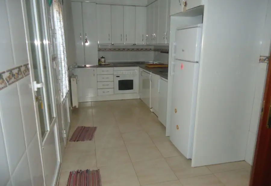 Venta de adosado de tres dormitorios en zona residencial en Manzanares