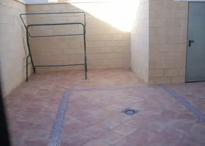 Venta de adosado zona Paseo del Rio de Tres Dormitorios en Manzanares