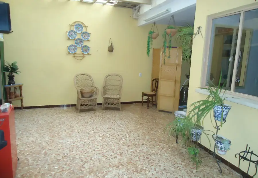 Venta de casa de dos plantas, a escasos metros del centro en Manzanares