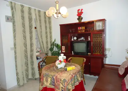 Venta de casa de vecinos en la Plaza Santa Cruz en Manzanares