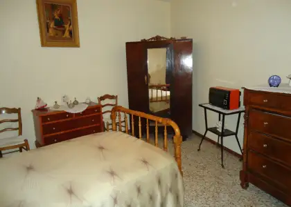 Venta de casa de vecinos en la Plaza Santa Cruz en Manzanares