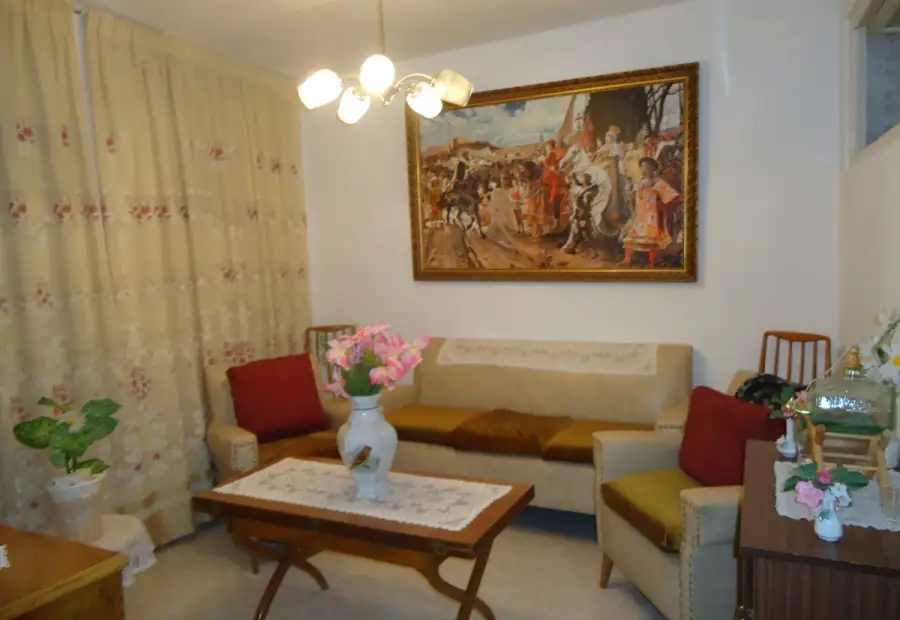 Venta de casa de vecinos en la Plaza Santa Cruz en Manzanares
