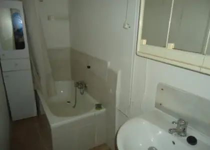 Venta de casa de vecinos en zona centro-altagracia en Manzanares
