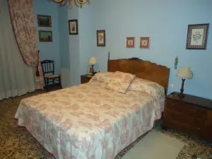 Venta de piso centrico de tres dormitorios y un baño en Manzanares