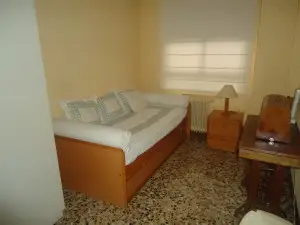 Venta de piso centrico de tres dormitorios y un baño en Manzanares