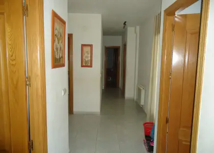 Venta de piso de 3 dormitorios centrico con cochera cerrada en Manzanares