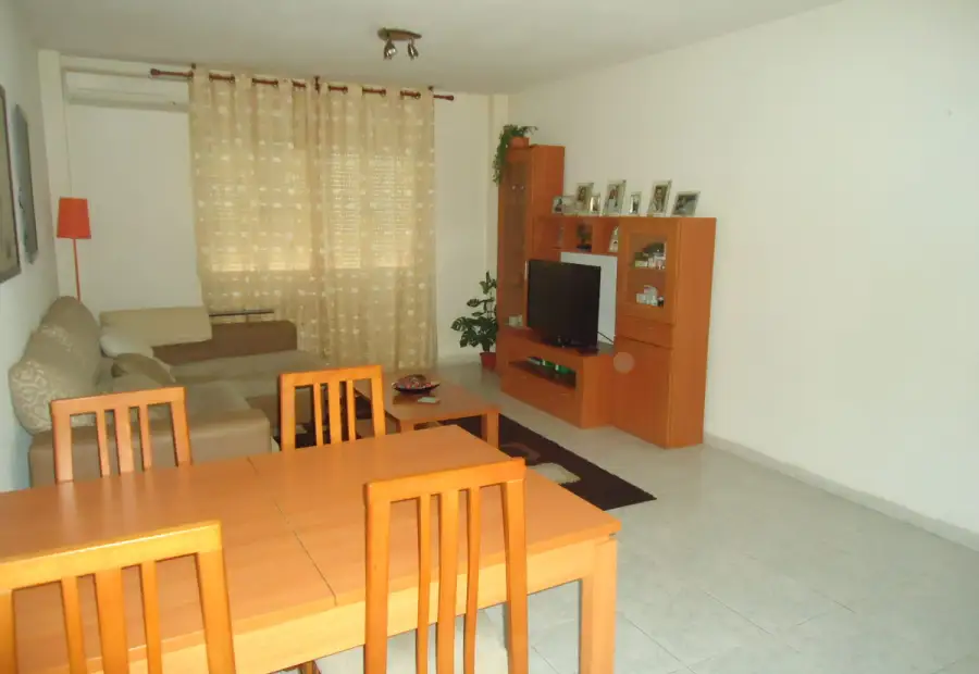 Venta de piso de 3 dormitorios centrico con cochera cerrada en Manzanares