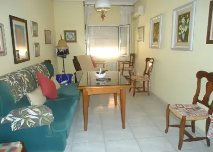 Venta de piso de cuatro dormitorios centrico, con amplio trastero y cochera cerrada. en Manzanares