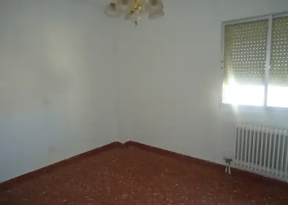 Venta de piso de cuatro dormitorios y dos cuartos de baño y Plaza de Garaje Zona Residencial los Alamos en Manzanares