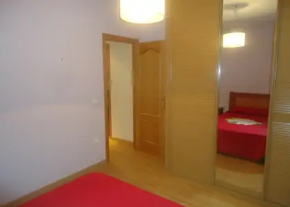 Venta de piso de dos dormitorios nuevo totalmente amueblado con garaje y trastero en Manzanares