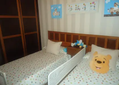 Venta de piso de tres dormitorios con garaje y trastero en zona residencial en Manzanares