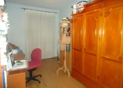 Venta de piso de tres dormitorios con garaje y trastero en zona residencial en Manzanares