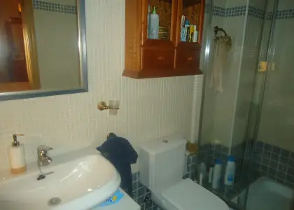 Venta de piso de tres dormitorios con garaje y trastero en zona residencial en Manzanares