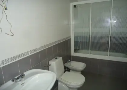 Venta de piso de tres dormitorios en zona residencial y Plaza de Garaje en Manzanares
