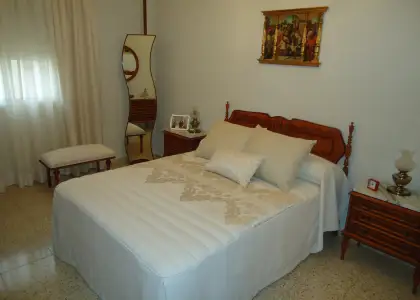 Venta de piso de tres dormitorios muy amplio y luminoso zona divina pastora en Manzanares