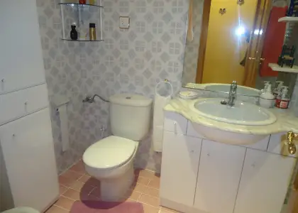 Venta de piso de tres dormitorios muy amplio y luminoso zona divina pastora en Manzanares