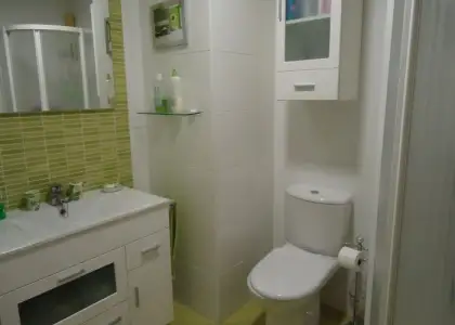 Venta de piso de tres dormitorios seminuevo con garaje en zona residencial cerca del centro en Manzanares