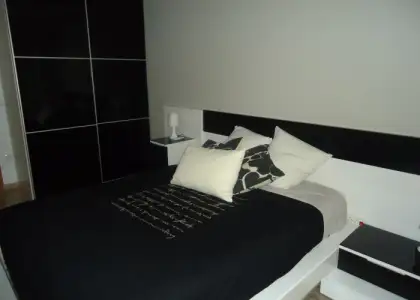 Venta de piso de tres dormitorios seminuevo con garaje en zona residencial cerca del centro en Manzanares
