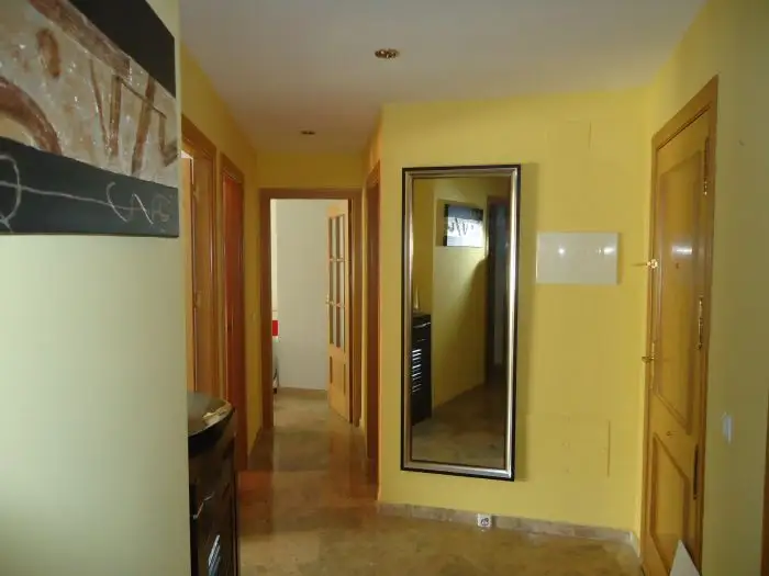 Venta de piso de tres dormitorios seminuevo con garaje en zona residencial cerca del centro en Manzanares