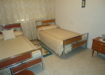 Venta de piso de tres dormtorios y un baño en nuevo Manzanares en Manzanares