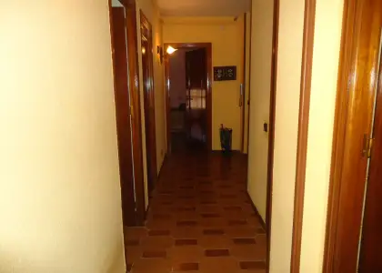 Venta de piso muy centrico economico de tres dormitorios y dos baños en Manzanares